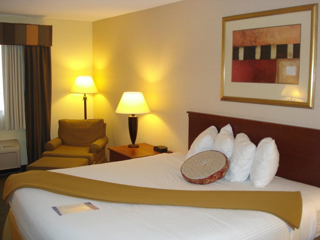 Quality Inn & Suites Columbia I-70 Pokoj fotografie