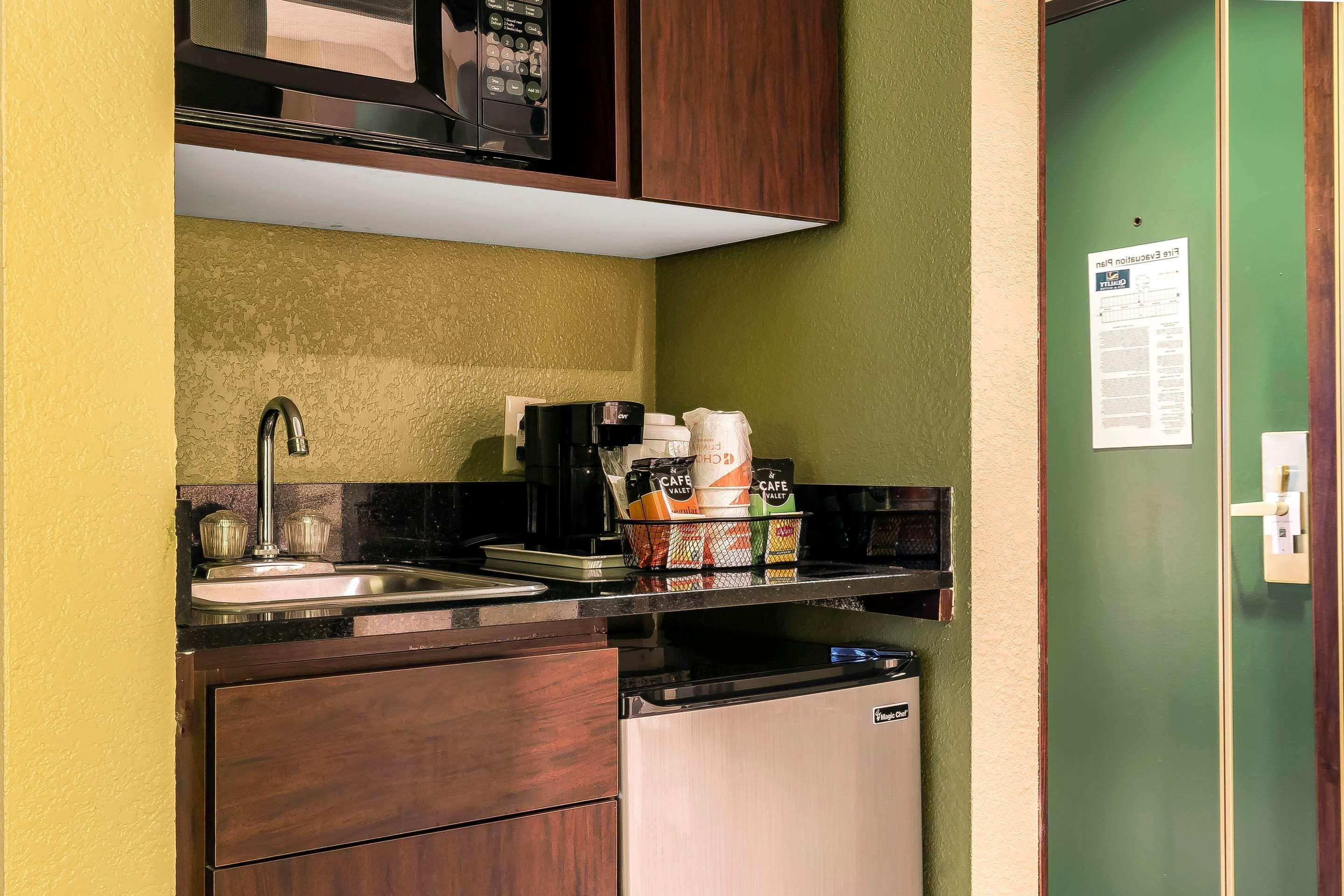 Quality Inn & Suites Columbia I-70 Exteriér fotografie